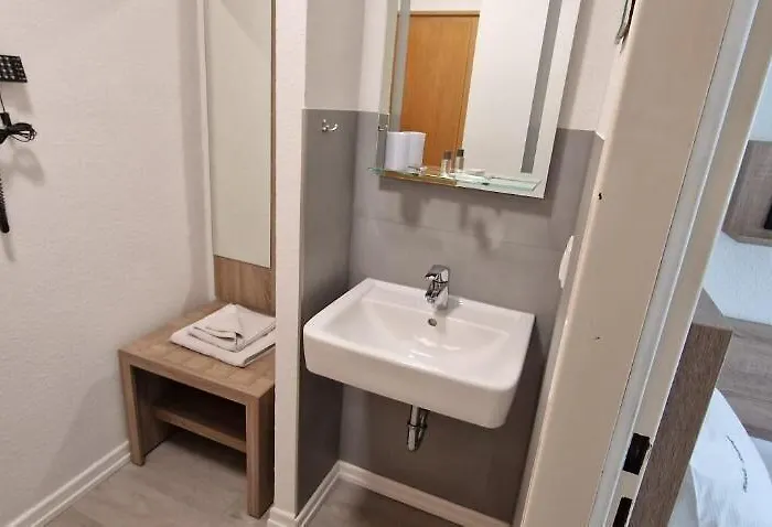 Hotel Ladage *